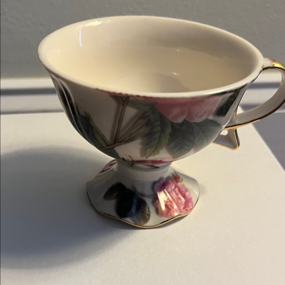 Floral Teapot and Cup with Gold Accents - Picture 2 of 5